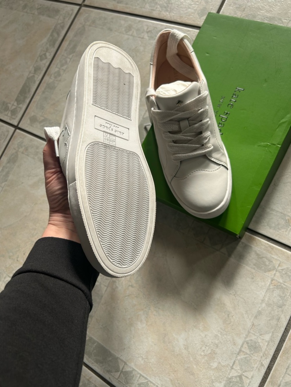 Kate Spade Fez Tennis Shoes Sneakers Women’s  Size 7.5 B White  Leather - Picture 3 of 6